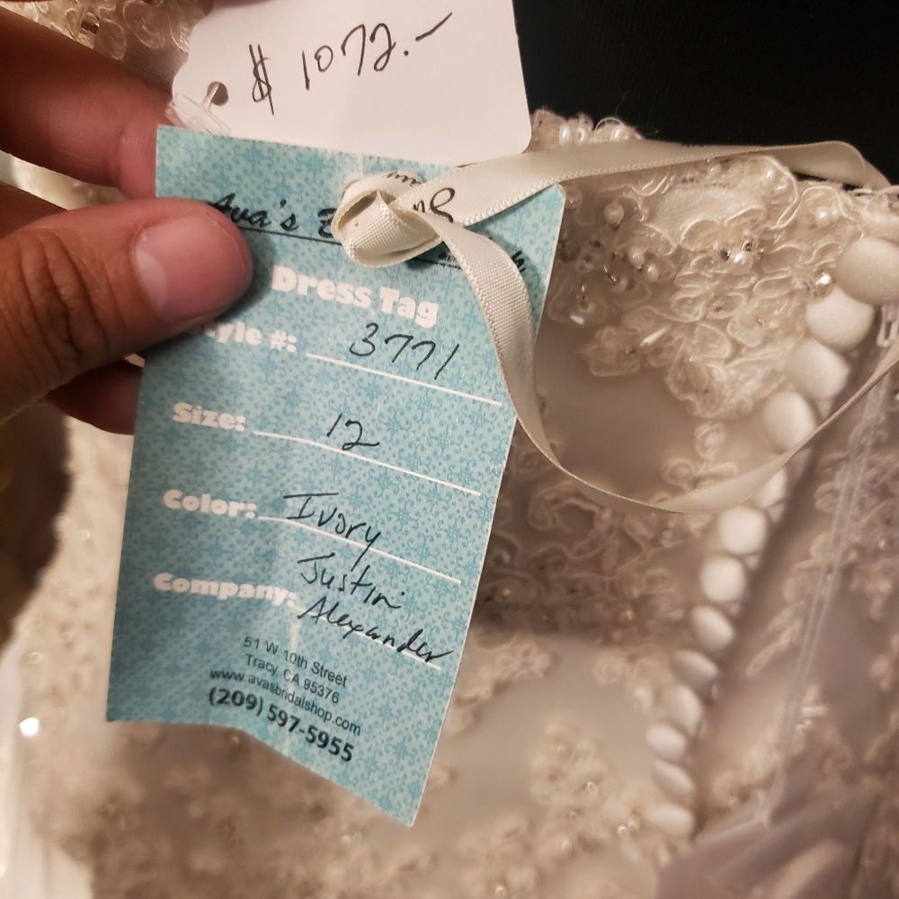 Ivory Brand new wedding dress